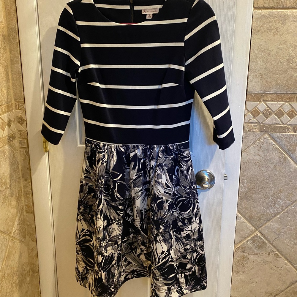 Quarter sleeve dress, size 4